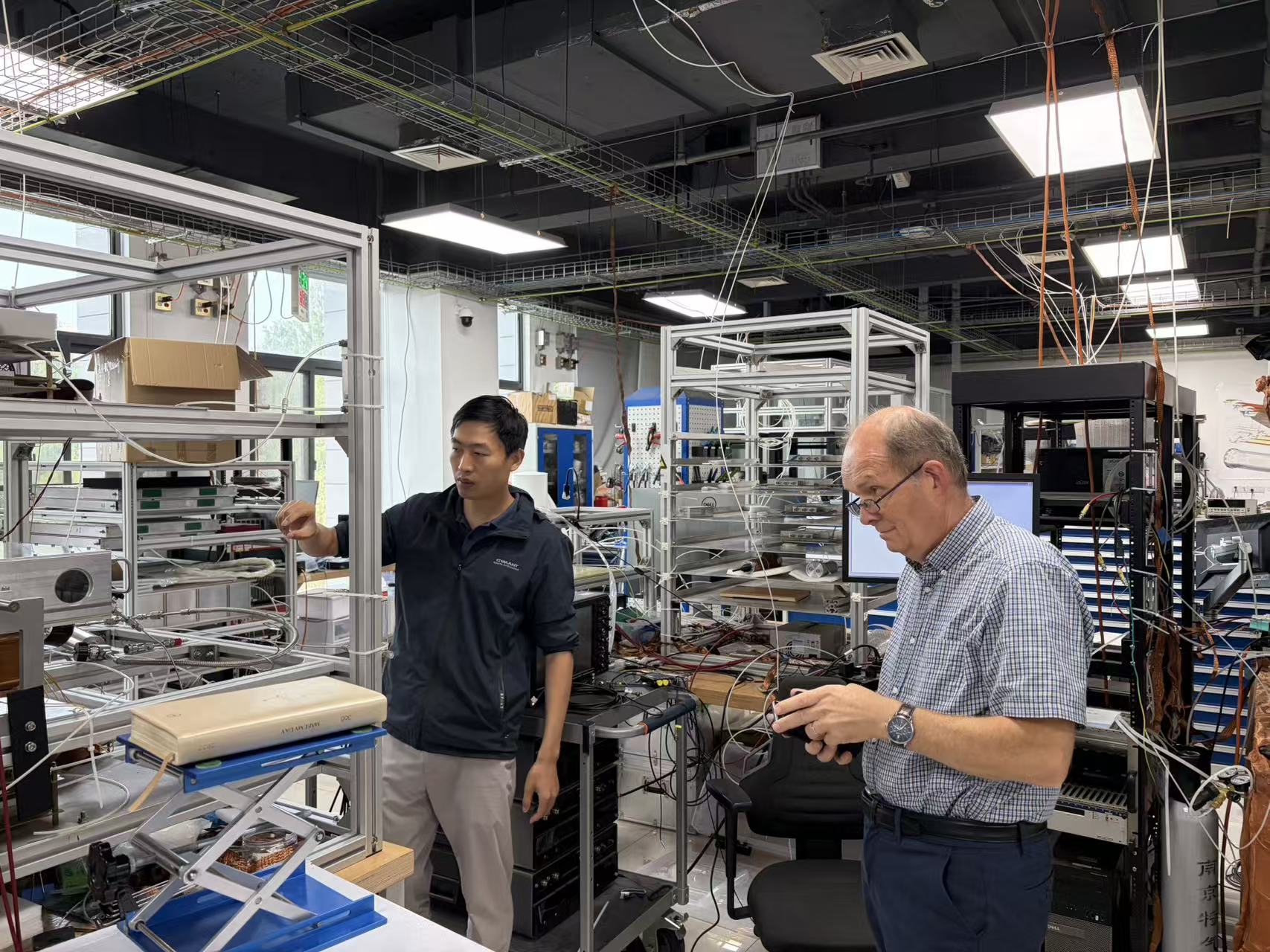 CERN EP-DT Head Burkhard Schmidt Visits USTC